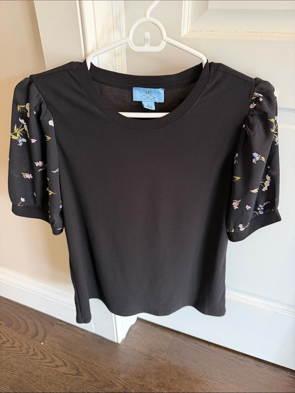 CeCe Black Short Sleeve Top